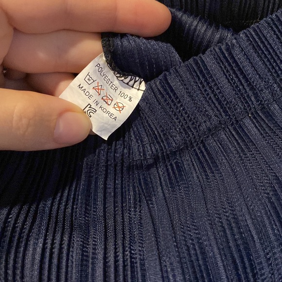 Pleated Flap Pocket Pants - Picture 4 of 8